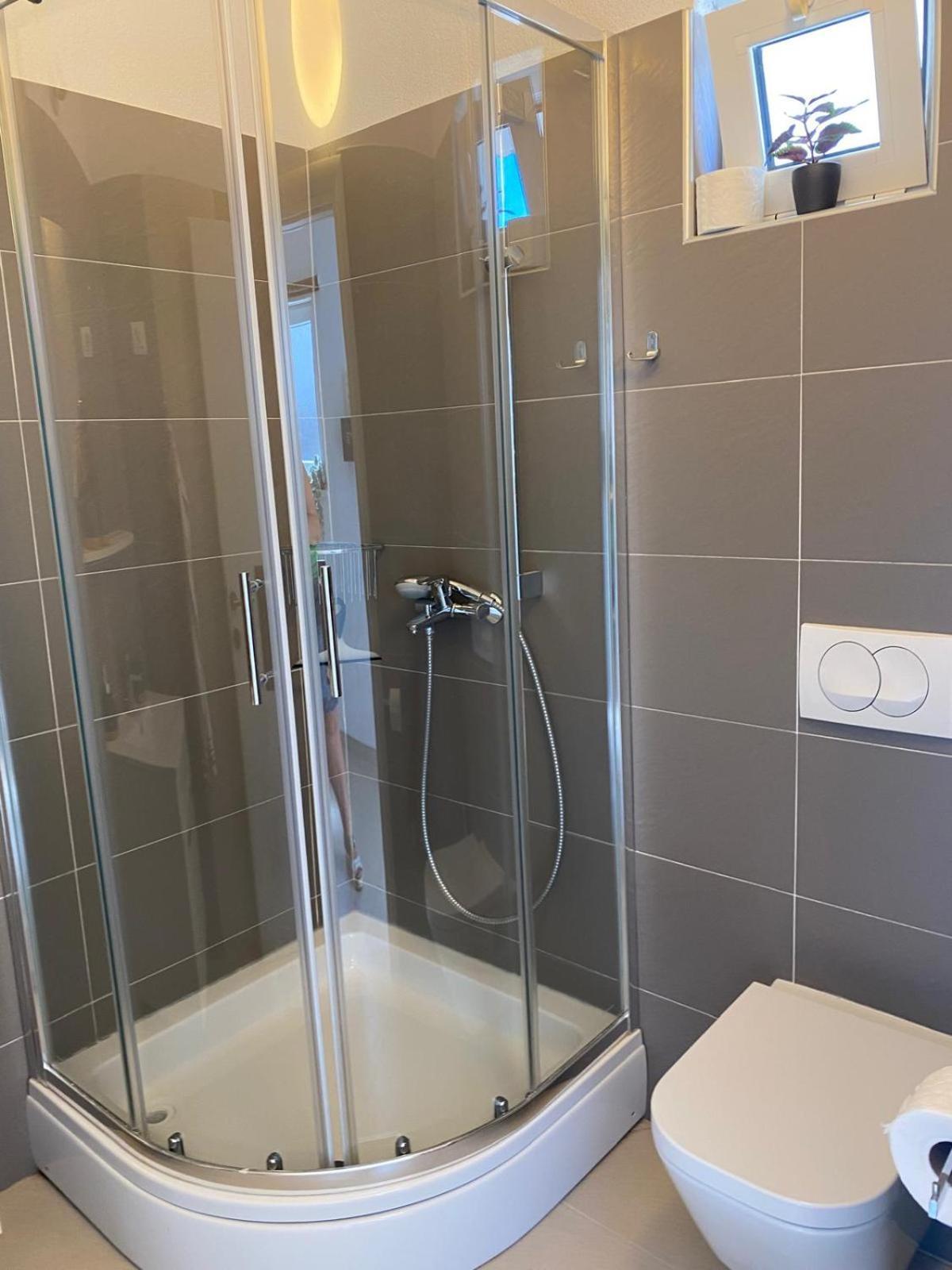 Villa Pina Tisno Apartment Zonsa 2 Pers ภายนอก รูปภาพ