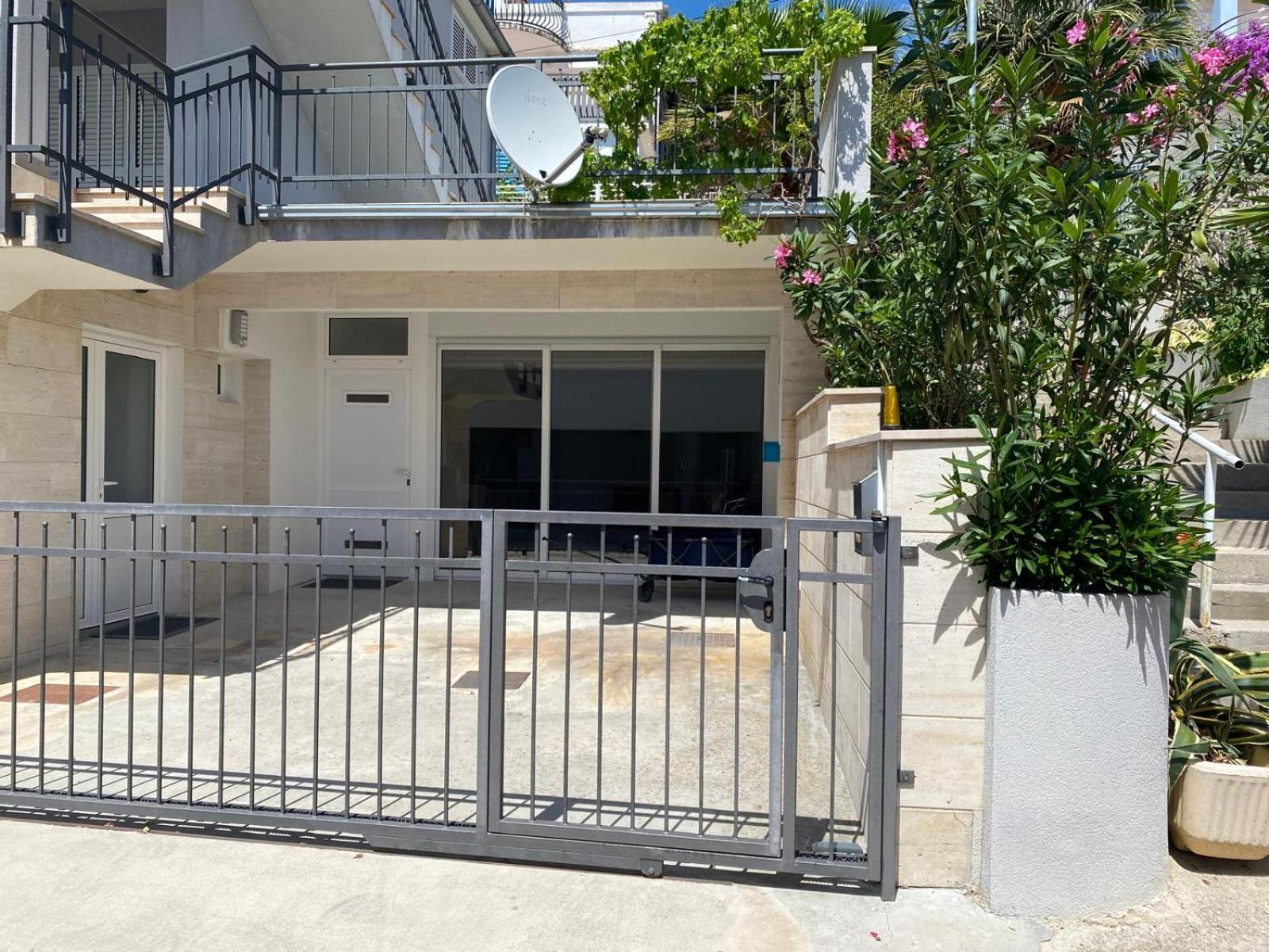 Villa Pina Tisno Apartment Zonsa 2 Pers ภายนอก รูปภาพ